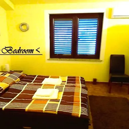 House White Stone Split Apartment Podstrana Room photo