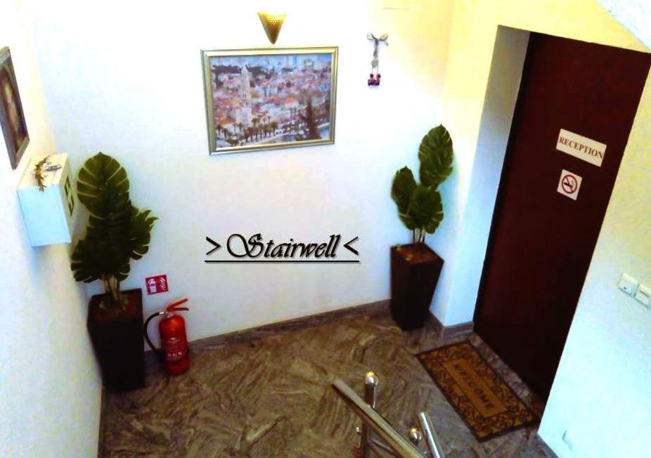 House White Stone Split Apartment Podstrana