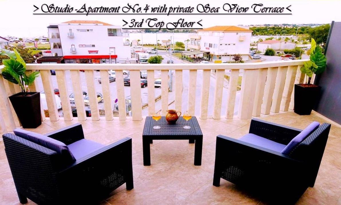 Apartment House White Stone Split Podstrana